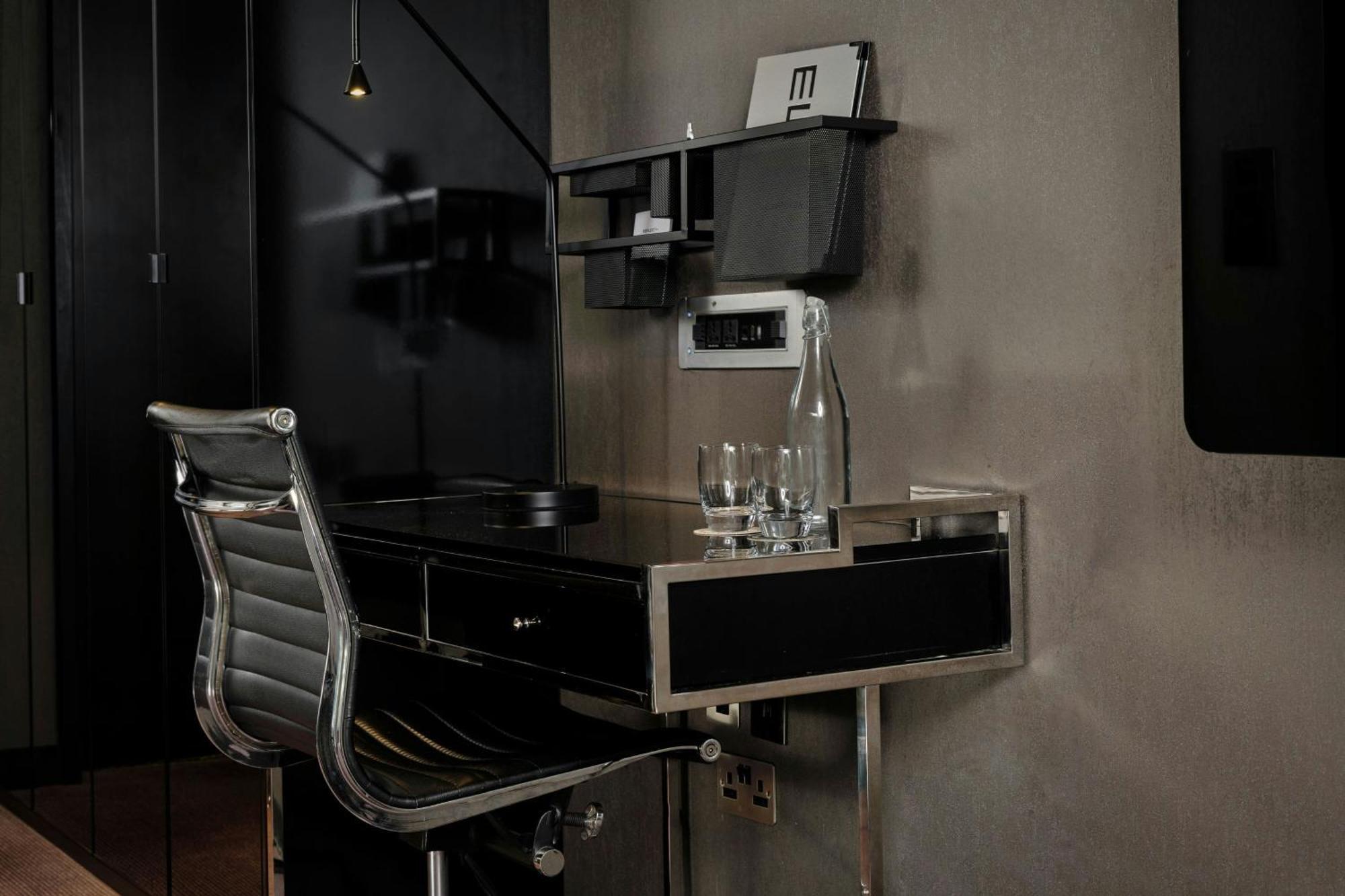 Montcalm East, Autograph Collection Hotel Londres Exterior foto A wall mounted desk