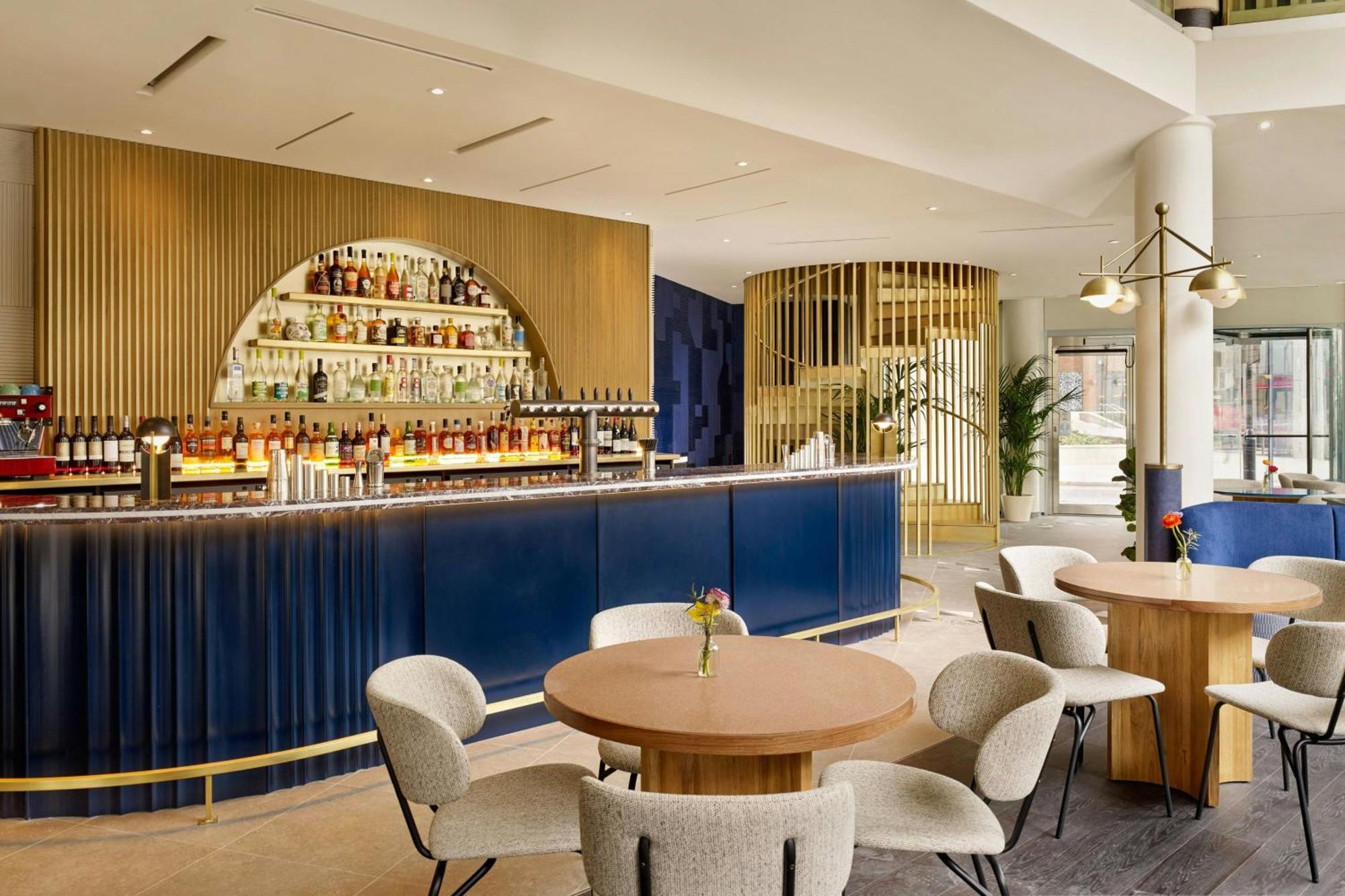Montcalm East, Autograph Collection Hotel Londres Exterior foto The bar at the London Edition